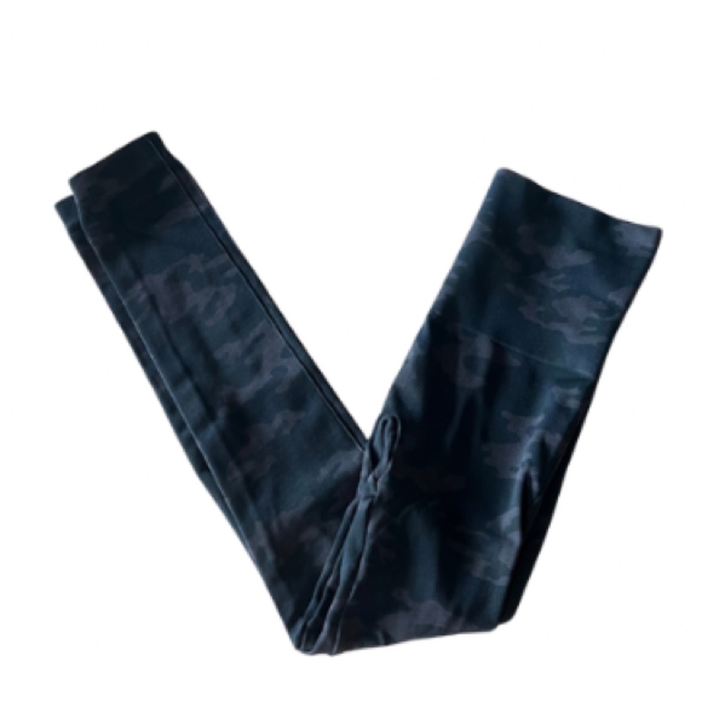 SPANX Women’s Black Camouflage Leggings